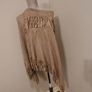NWT  Super Cute Off the Shoulder Fringe Poncho